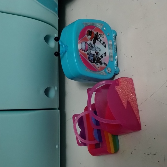 L.O.L 4-in-1 Glamper Fashion Camper With Accessories - Picture 6 of 16